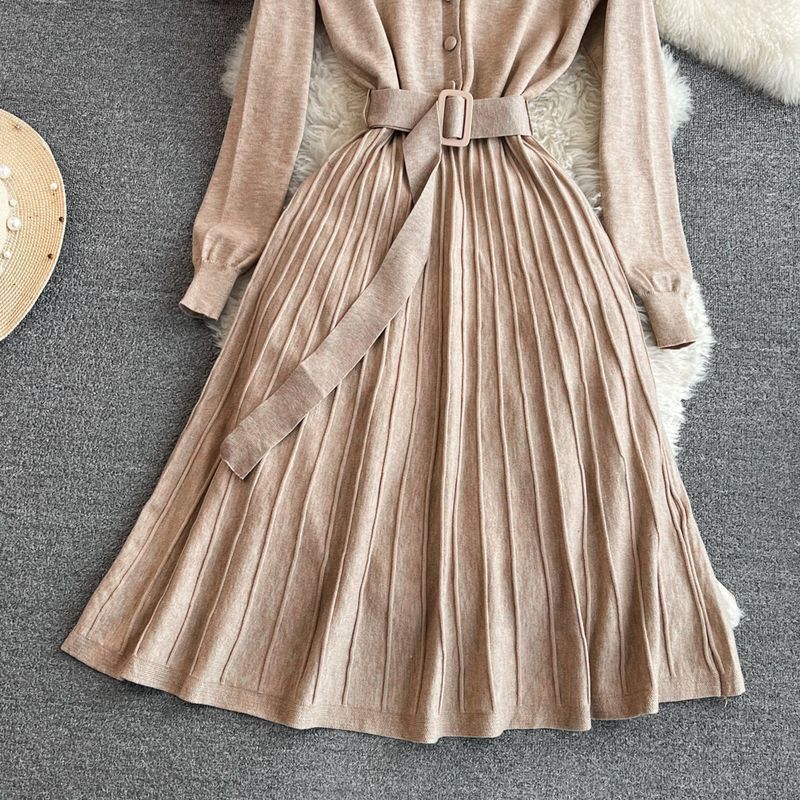 Damen Plissiertes Kleid mit Gürtel und V-Ausschnitt EB