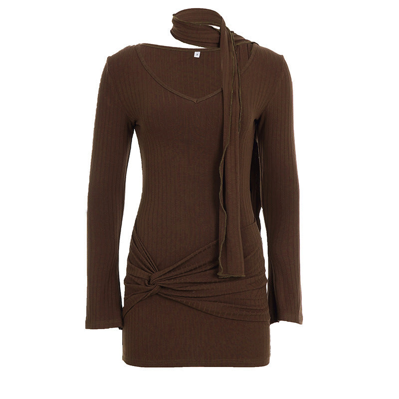 Damen nan figurbetontes Rippenstrick-Minikleid mit Knotendetail, integrierter Schlaufe und Halstuch EB