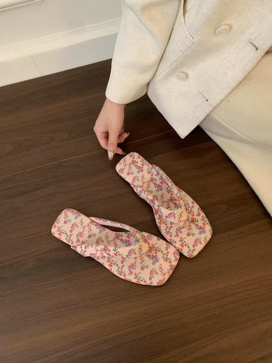 Damen modische Zehentrenner-Pantoletten mit ergonomischem Fußbett und elegantem Design EB
