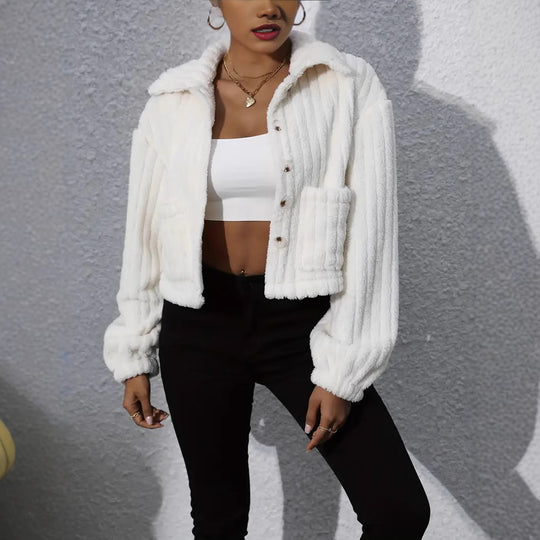 Damen Fluffy Overshirt im Couture-Stil mit Taschen EB
