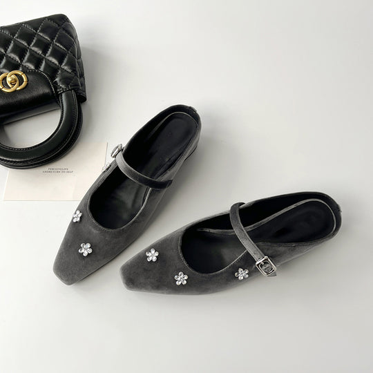 Damen Slingback-Pumps mit glänzendem Obermaterial und floralen Strassakzenten EB