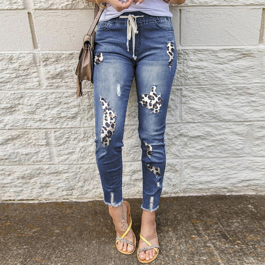 Damen Jeans mit lässigem Leo-Print und Destroyed-Details EB