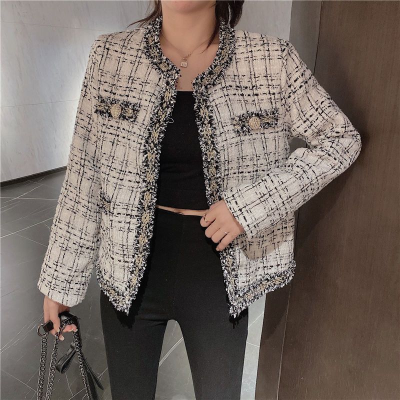 Damen nan kurze Bouclé-Tweedjacke im klassischen Schnitt mit Fransenbesatz und Zierknöpfen EB