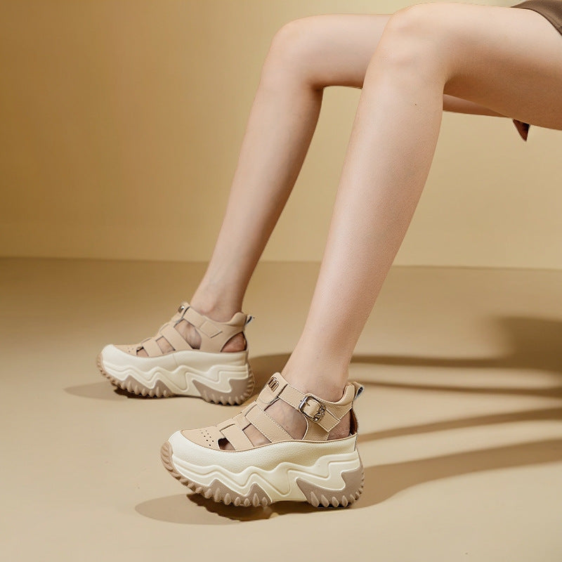 Damen Sportliche Sandalen mit rutschfestem Profil und angepasstem Riemendesign EB