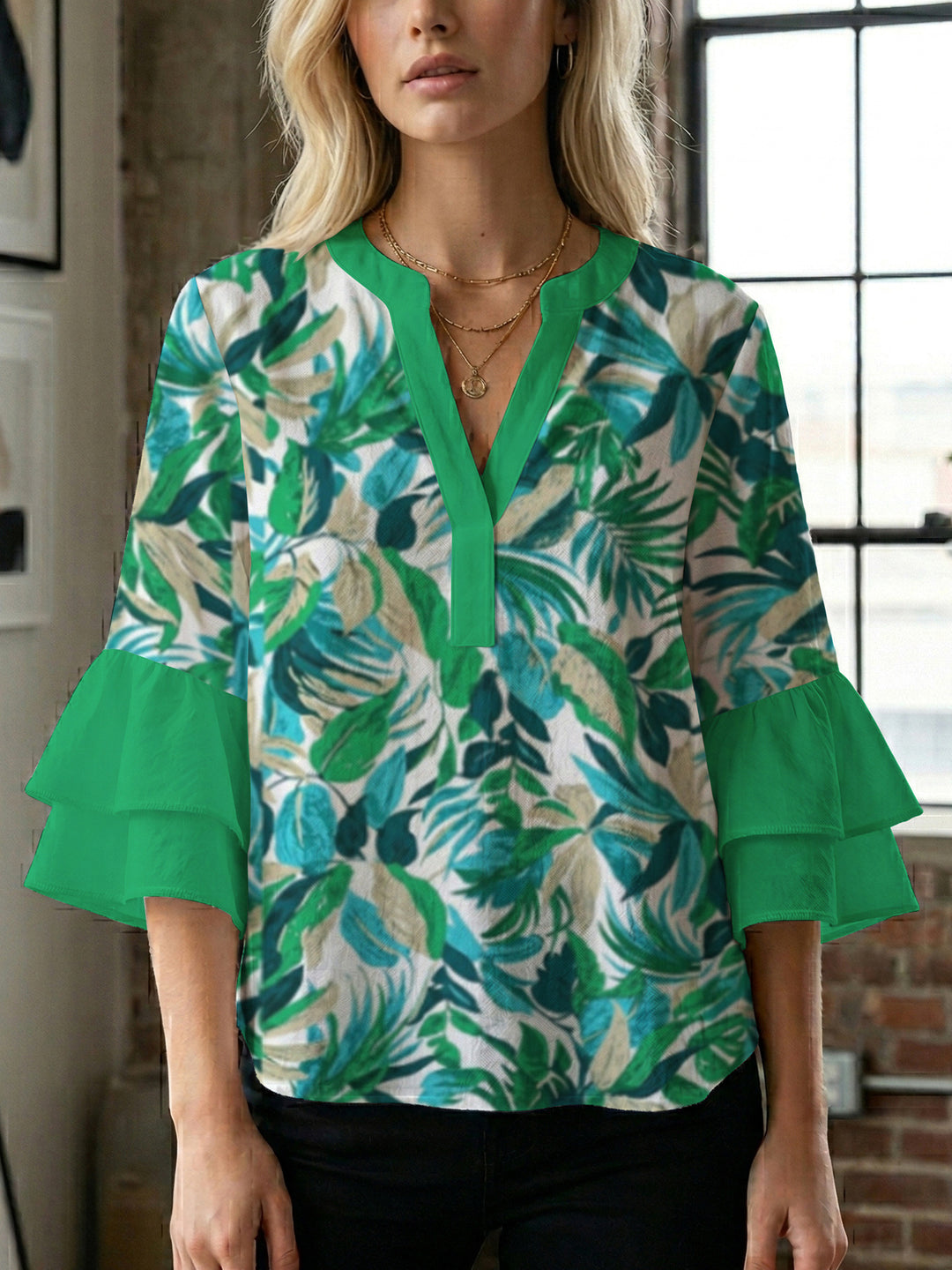 Damen Bluse mit voluminösen Rüschenärmeln und modernem Motiv EB