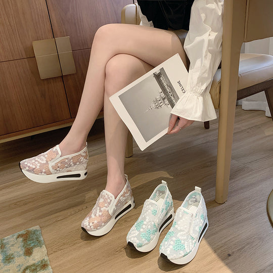 Damen Slip-On Sneakers mit floralem Spitzen-Design und bequemem Innenfutter EB