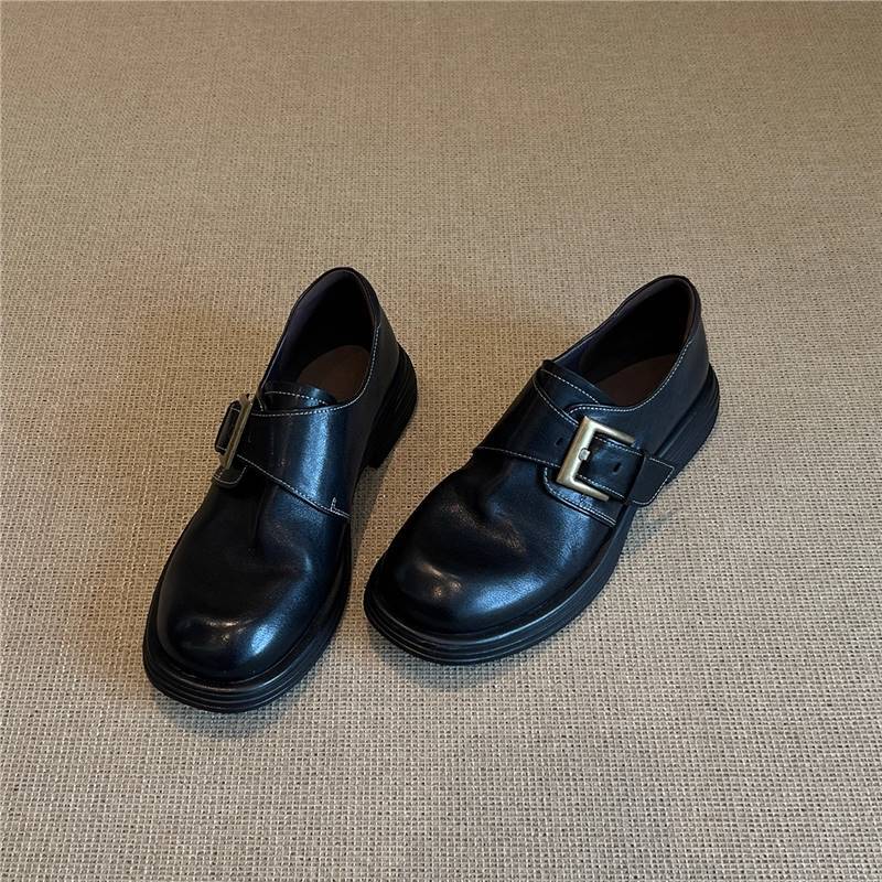 Damen weiche Lederschuhe mit modischer Schnallenverzierung EB
