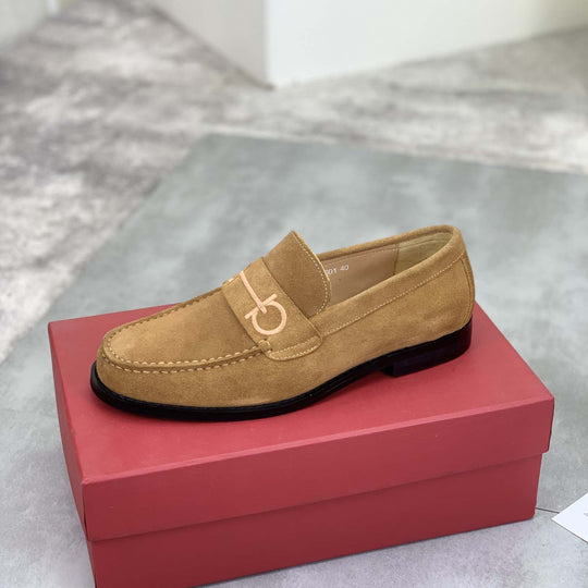 Damen Mokassins aus feinem Wildleder mit stilvollem Zierdetail EB