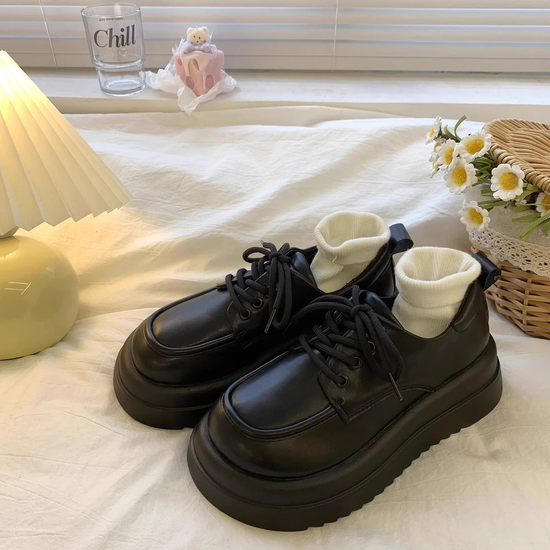 Damen Stilsichere Sneakers mit hohem Schaft von EB