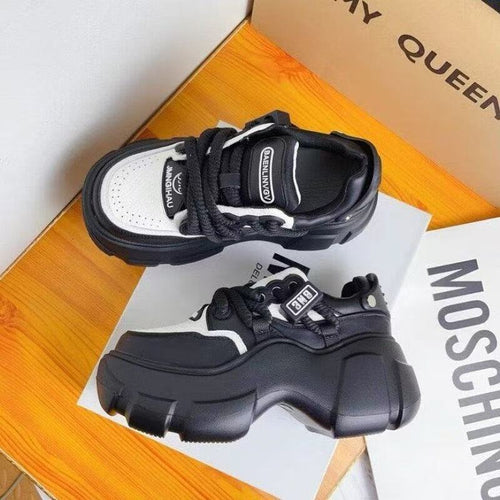 Damen Plateausneaker mit innovativem Sohlenprofil und stylischem Design EB