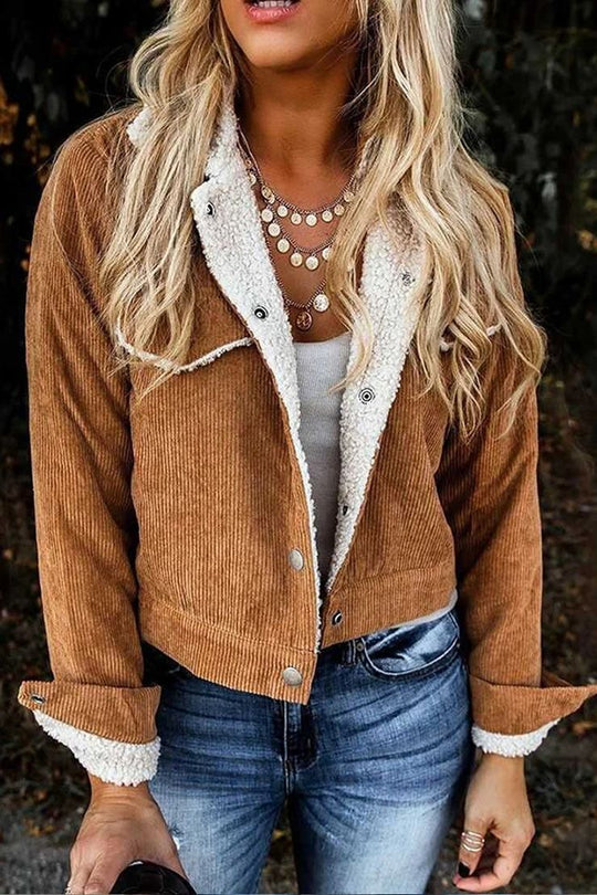 EB | Kurze Jacke Im Lässigen Stil