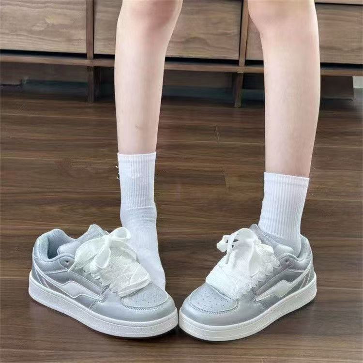 Damen Bequeme Sneaker mit modernem Obermaterial und gepolsterter Sohle EB