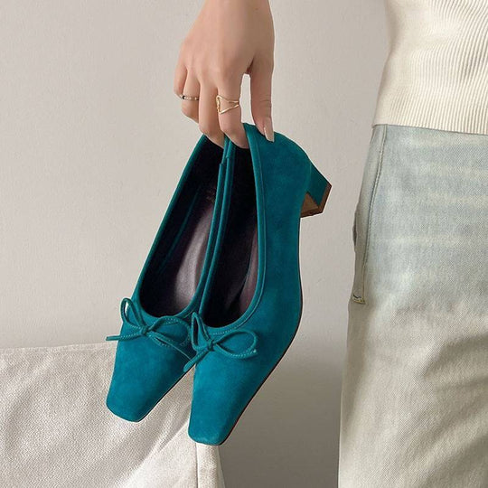 Damen elegante Ballerinas mit feinem Riemen und zarter Schleife EB