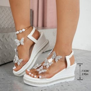 Damen Wedge-Sandalen mit dekorativen Schmetterlings-Details EB