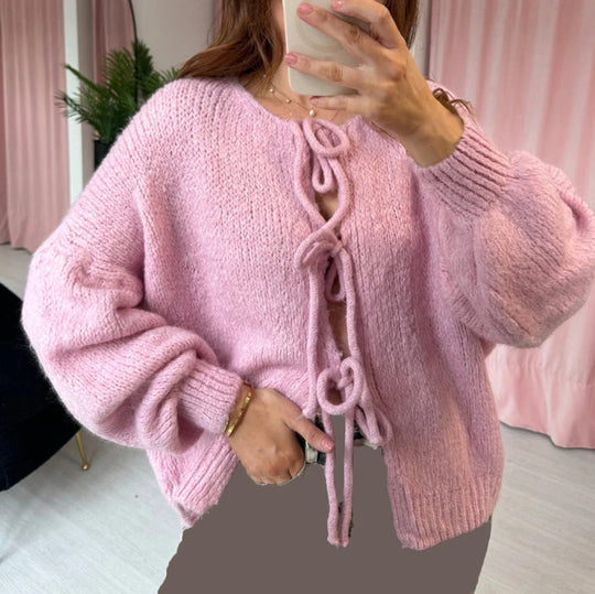 Damen Kuscheliger Strickcardigan mit großzügigem Schnitt und dekorativen Kordeln EB