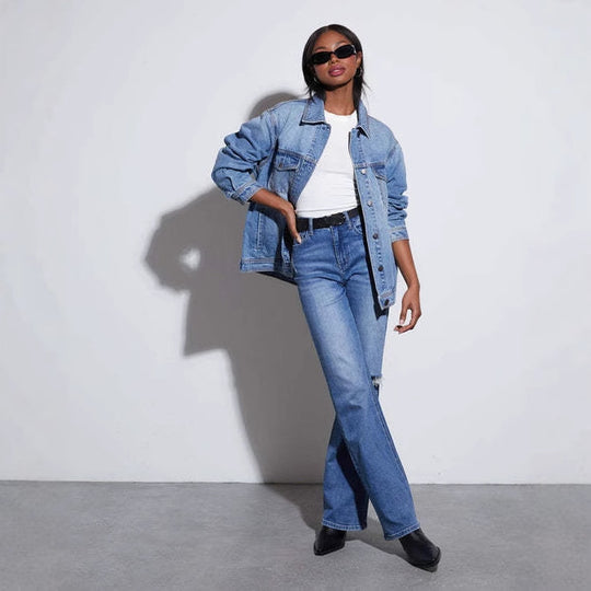 Damen Oversized Denimjacke mit modernen Details EB