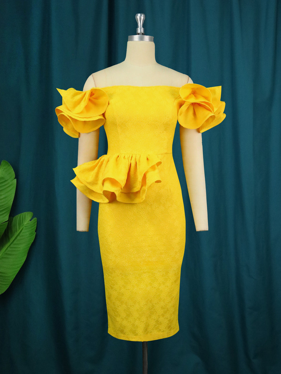 Damen figurbetontes Cocktailkleid mit voluminösen Rüschenärmeln EB