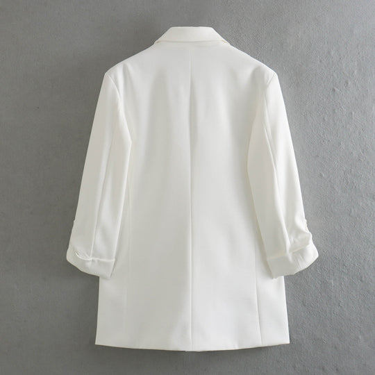 Damen elegante Blazerjacke mit strukturierten Ärmeln und dezenten Goldakzenten EB