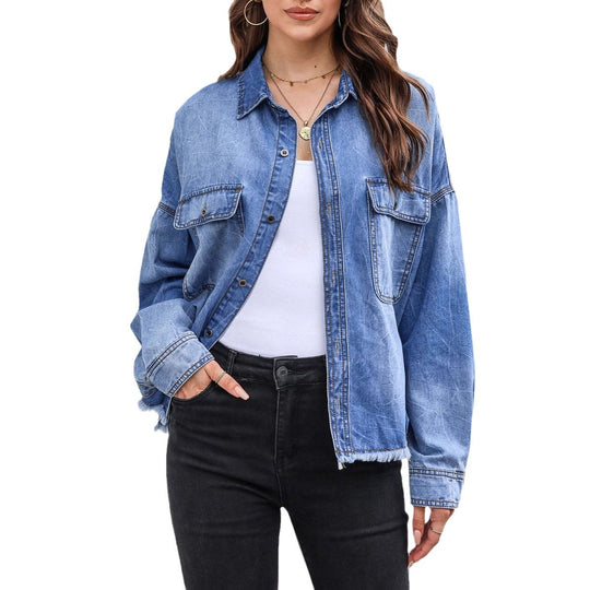 Damen Lässige Denim-Hemdjacke mit fransigen Bündchen und praktischen Taschen EB