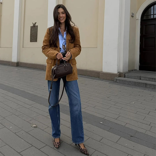 Damen Wildlederblazer mit eleganter Schnittführung und hochwertigen Details EB