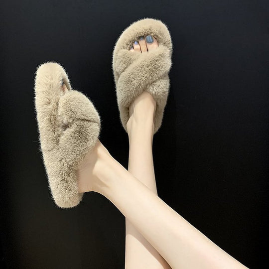 Damen Flauschige Hausschlappen mit gewendeten Riemen und ergonomischem Fußbett EB