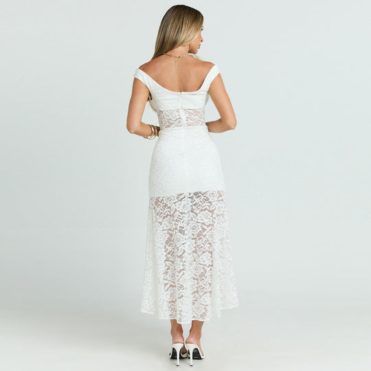 Damen Spitzenkleid im vorteilhaften Schnitt EB