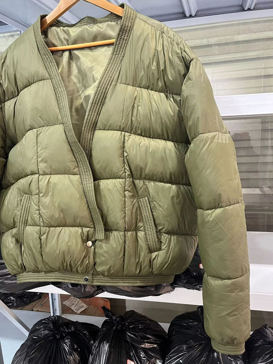 Damen gesteppte Übergangsjacke mit modischem Schnitt und praktischen Taschen EB
