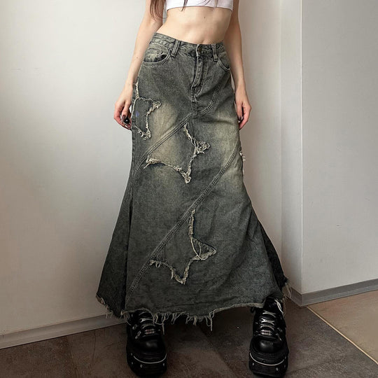 Damen nan vintage Denim-Maxirock mit ausgefransten Patches und diagonalen Ziernähten EB