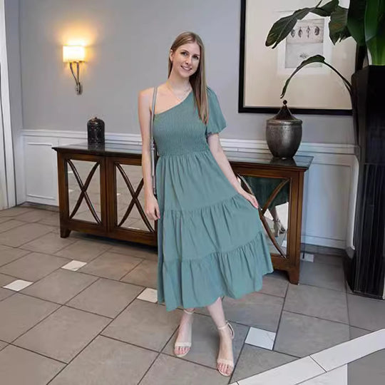 Damen Maxikleid mit asymmetrischem Trägerdesign und voluminösem Rock EB