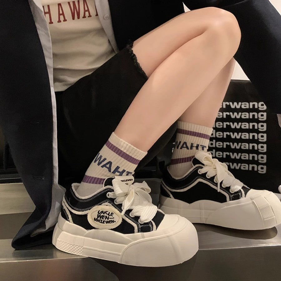 Damen Sportliche Plateau-Sneaker mit breiter Sohle und verspieltem Design EB