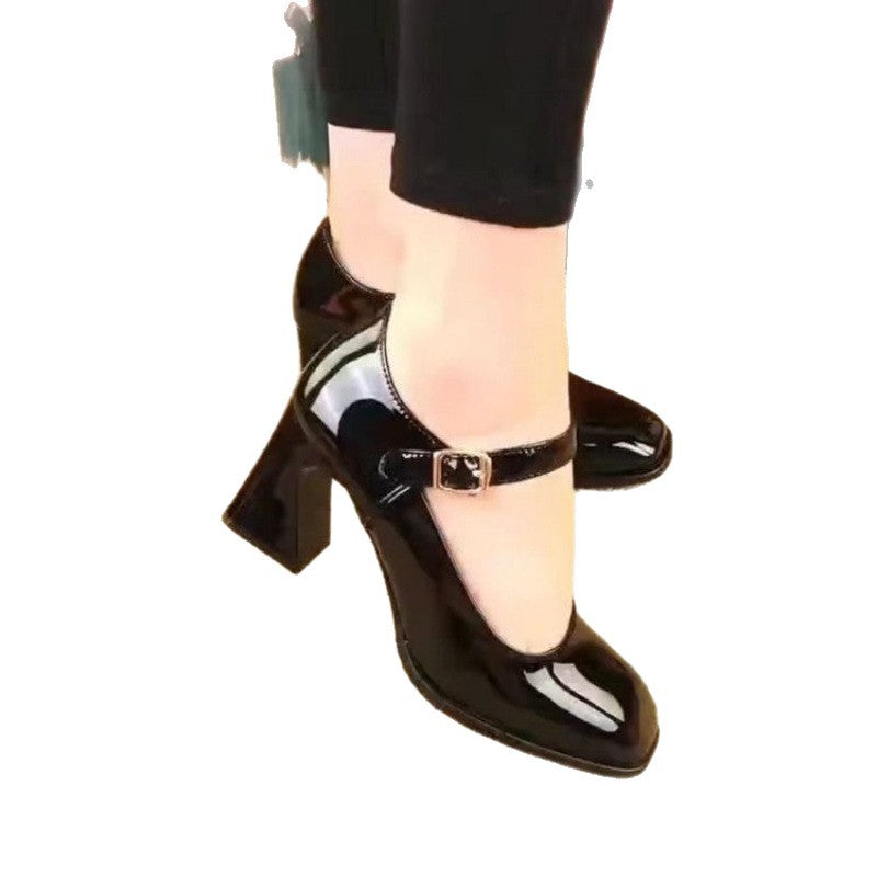 Damen Elegante Hochfront-Pumps mit modischem Riemchen und stabiler Absatzhöhe EB