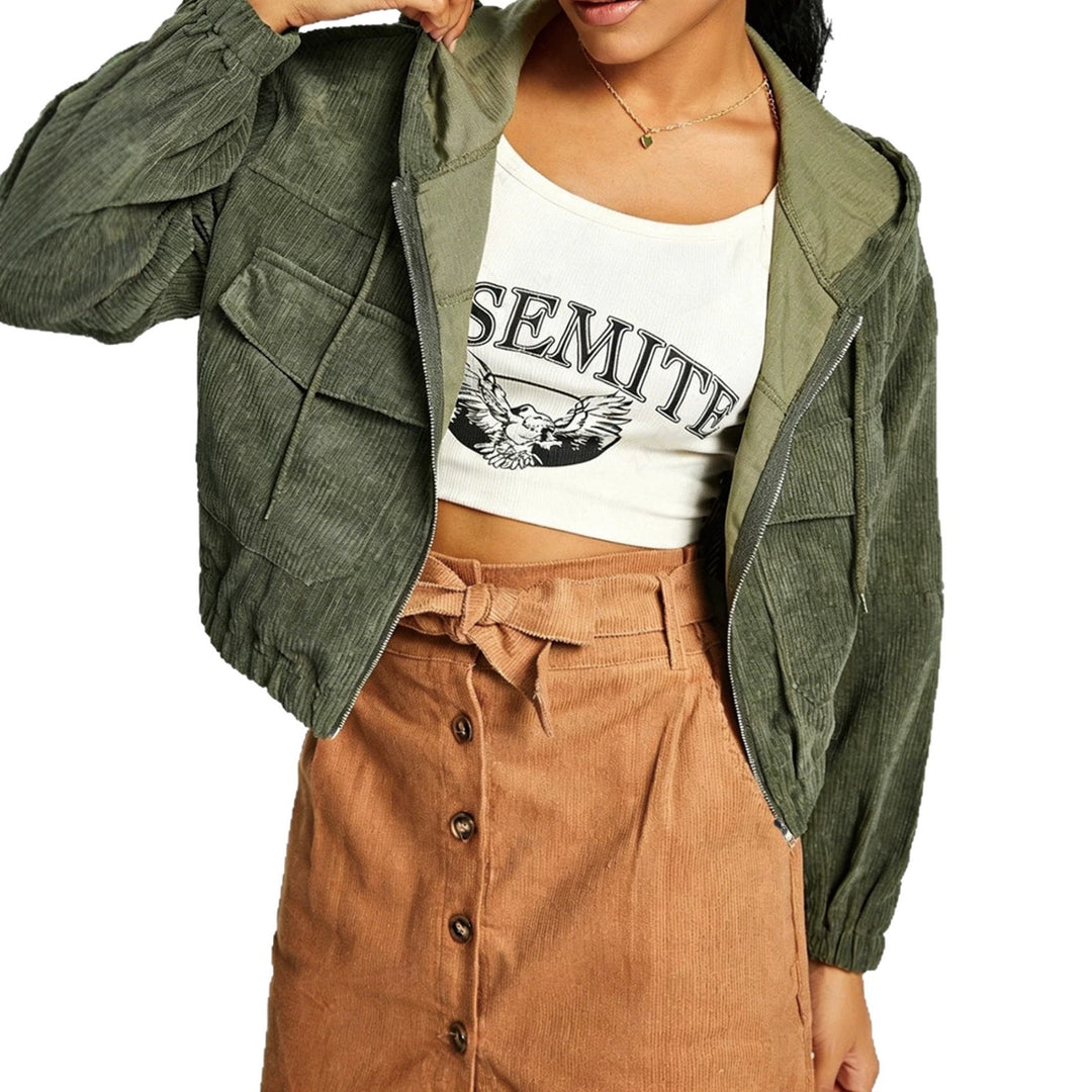 Damen Kurzjacke aus Cord mit Kapuze, Reißverschluss und aufgesetzten Brusttaschen EB