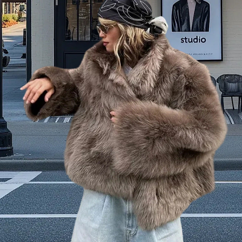 Damen Kunstpelzjacke mit voluminösen Ärmeln und luxuriösem Schnitt EB