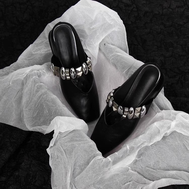 Damen elegante Mules mit modischen Metallakzenten EB