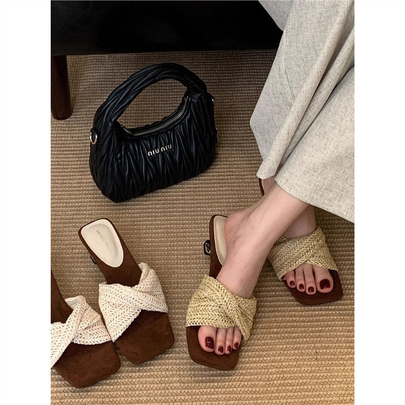 Damen trendige Badesandalen mit geflochtenem Riemendesign EB