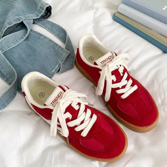 Damen Sneakers im sportlich-eleganten Retro-Design mit hochwertigen Material und bequemer Sohle EB