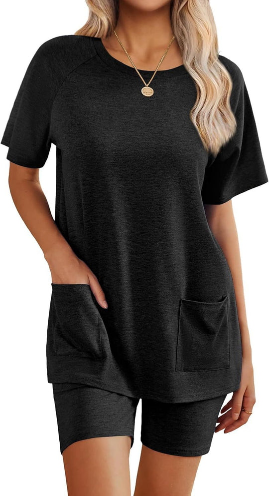 Damen Loungewear-Set mit angenehm weitem Schnitt und praktischen Taschen EB