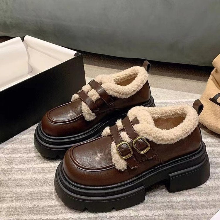 Damen modische Clarks mit flauschigem Innenfutter und doppeltem Schnallenverschluss EB