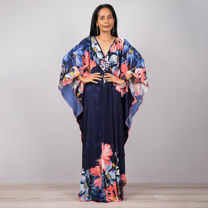 Damen Maxikleid mit kunstvollem Pfauenmuster und seitlichen Schlitzen Heidi Mode