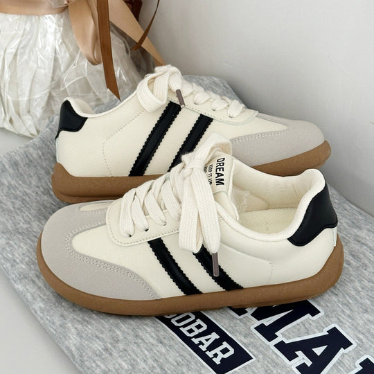 Damen Sportliche Sneakers mit weichem Obermaterial und atmungsaktiven Einsätzen EB