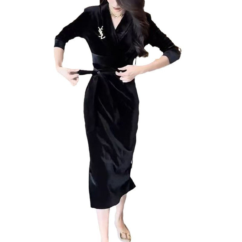 Damen Langarmkleid mit elegantem Wickeldesign und schickem Rüschensaum EB