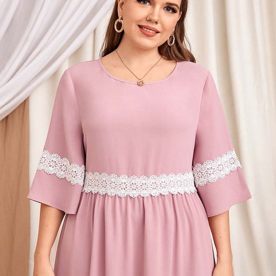 Damen Maxikleid mit eleganten Spitzenakzenten und luftigen Ärmeln EB