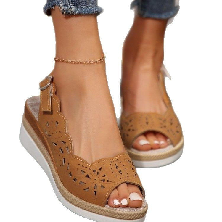 Damen Wedge-Sandalen mit elegantem Lochmuster und komfortabler Fußbettung EB