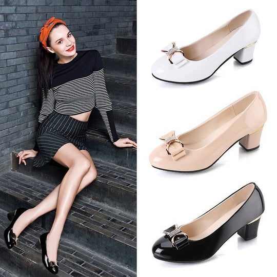 Damen elegante Pumps mit modischem Schleifenakzent und komfortablem Blockabsatz EB