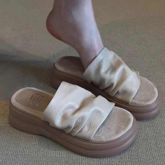 Damen lässige Plüsch-Pantoletten mit dekorativem Falten-Design und ergonomischer Sohle EB