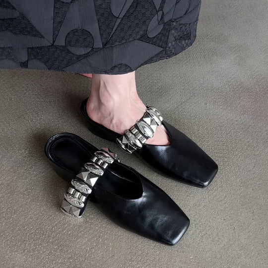 Damen Stiefelette mit glamourös dekoriertem Riemen EB