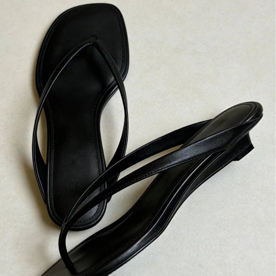 Damen elegante Zehentrenner-Sandalen mit minimalistischem Riemendesign EB