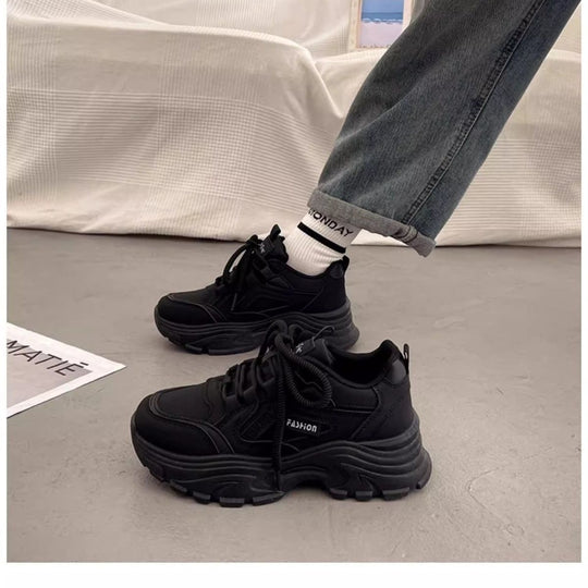 Damen Sportliche Sneakers mit robustem Profil und bequemer Dämpfung EB
