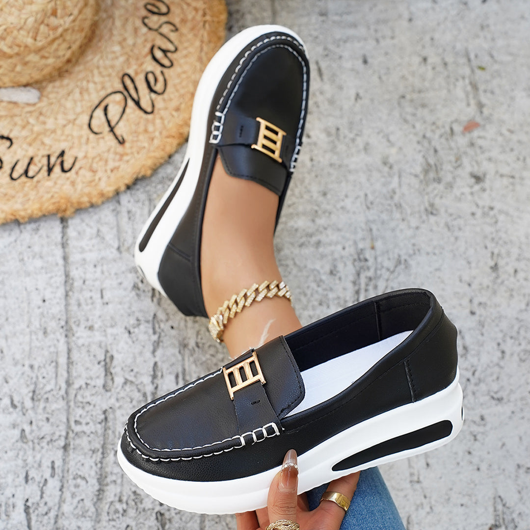 Damen Komfortable Slip-On Mokassins mit modischem Akzent EB