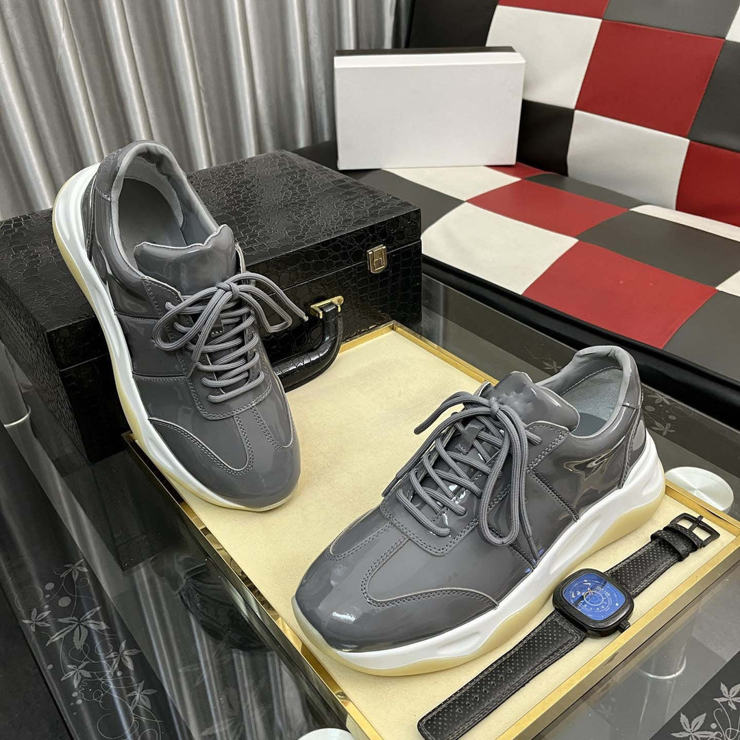 Damen Elegante Sneakers mit hochglänzender Oberfläche und dämpfender Laufsohle EB
